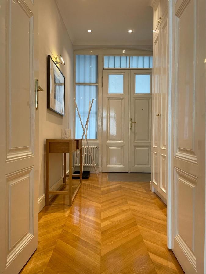 Luxury 2Br Apartment Neubaugasse Виена Екстериор снимка