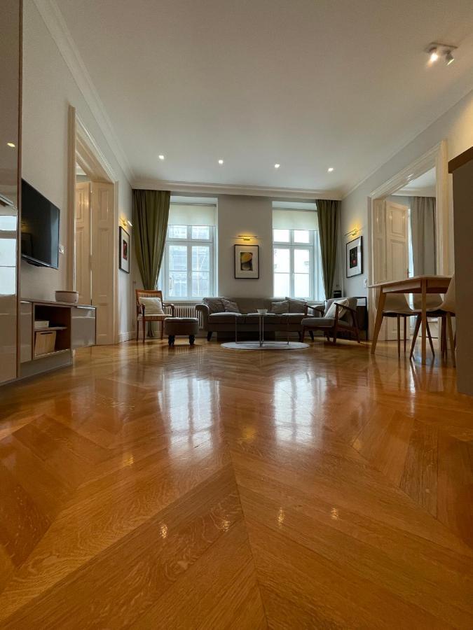 Luxury 2Br Apartment Neubaugasse Виена Екстериор снимка